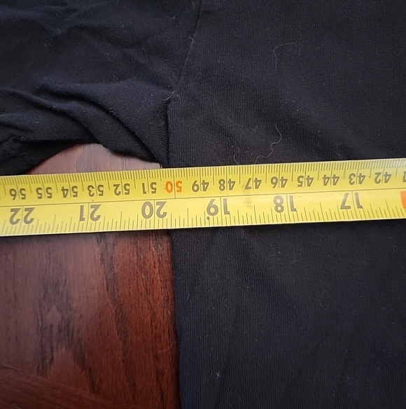 Yellowstone Dutton Ranch Women's T-Shirt Size L Black Roping Cowboy - Picture 7 of 8